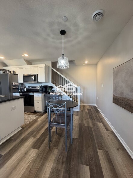 Building Photo - 642 Shardlow Ln NE