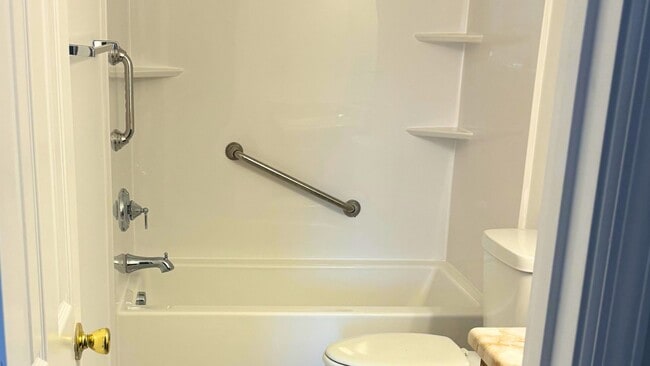 Building Photo - 905 Park Pl NE