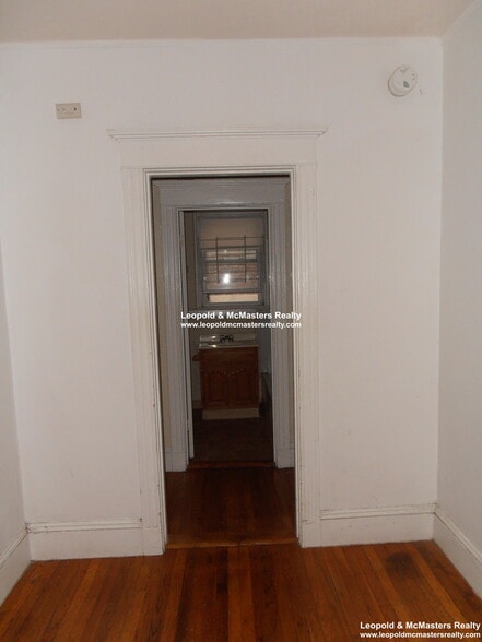 Building Photo - 16 Quint Ave