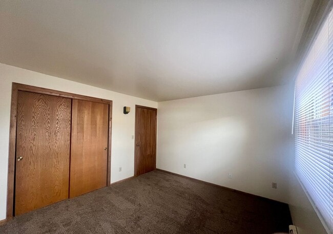 Building Photo - 3223-3223 Wanta Dr