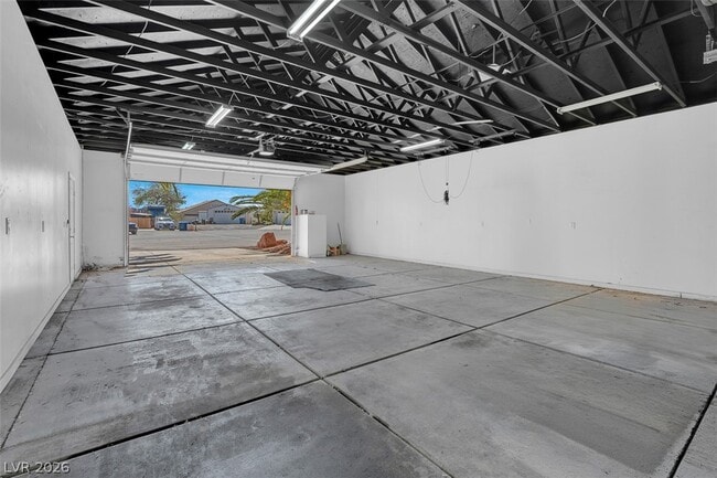 Building Photo - 9415 S Westwind Rd