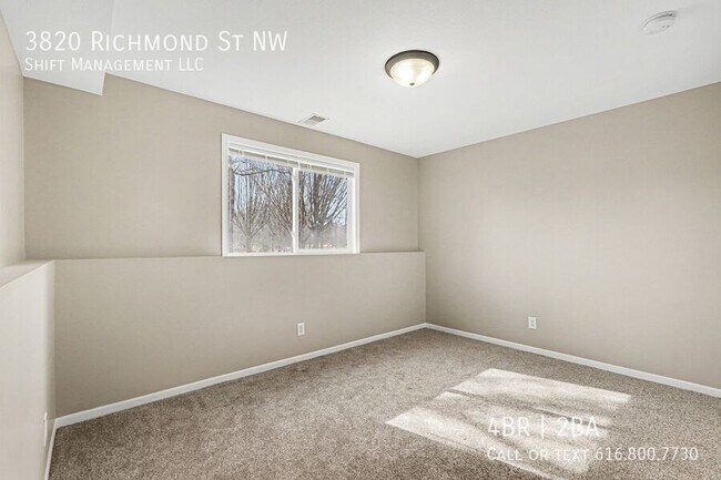 Building Photo - 3820 Richmond St NW