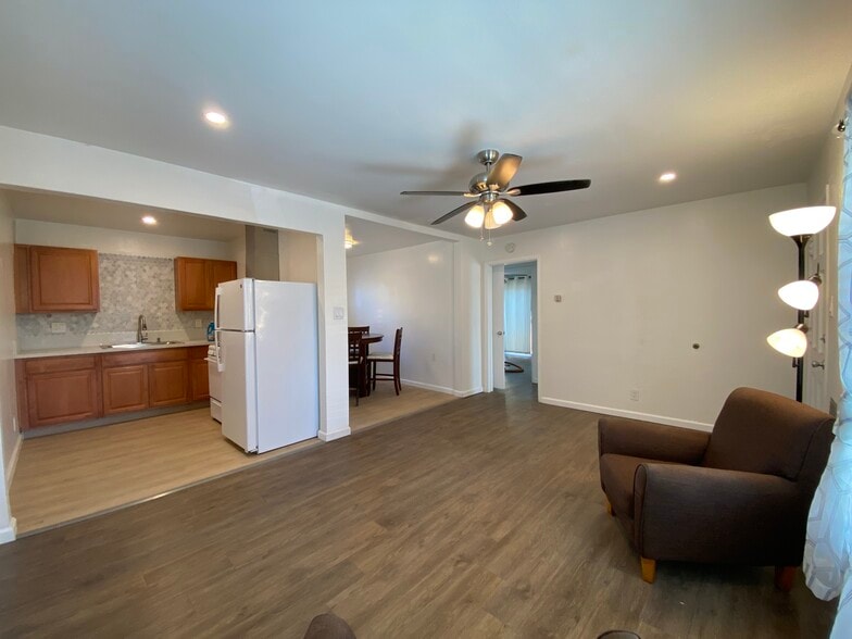 Shared Living Room - 4247 Cartagena Dr