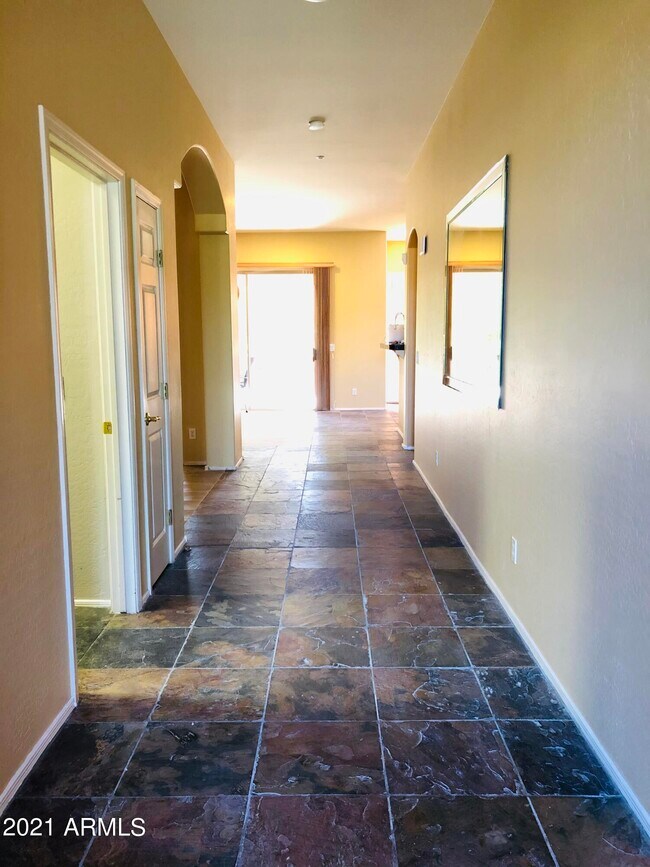 Building Photo - 10453 E Pine Valley Dr