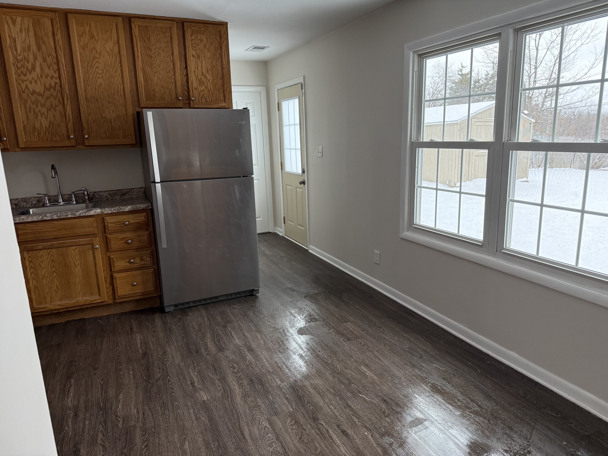 Building Photo - 3 S Victoria Ln