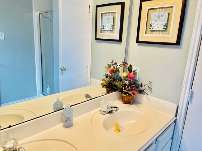 Building Photo - 118 Willoughby Ct