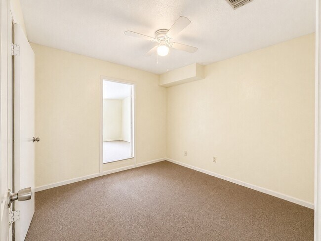 Building Photo - 12504 Autumn Leaf Ln