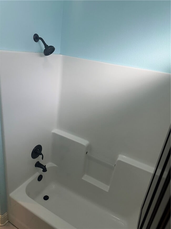 Building Photo - 4500 SW Swinton Dr