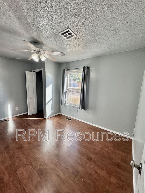 Building Photo - 725 Mabel C Fry Blvd