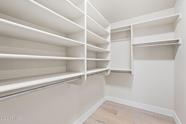 Building Photo - 9941 W Tonopah Dr
