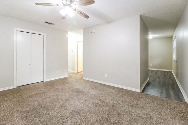 Building Photo - 11114 Beverly Hills Dr