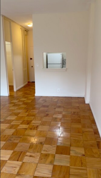 Building Photo - 57 Monmouth St