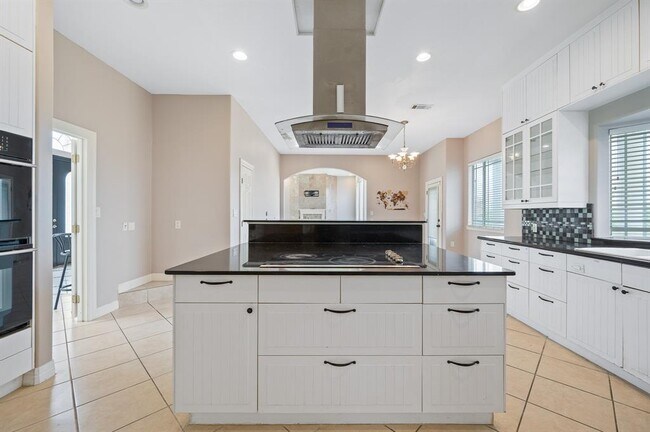 Building Photo - 13819 Lakeview Meadow Dr