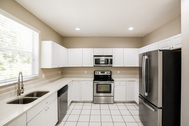 Building Photo - 18164 Blue Lake Way