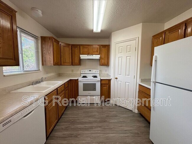 Building Photo - 154 E 100 N
