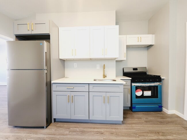 Building Photo - 53 Stegman St