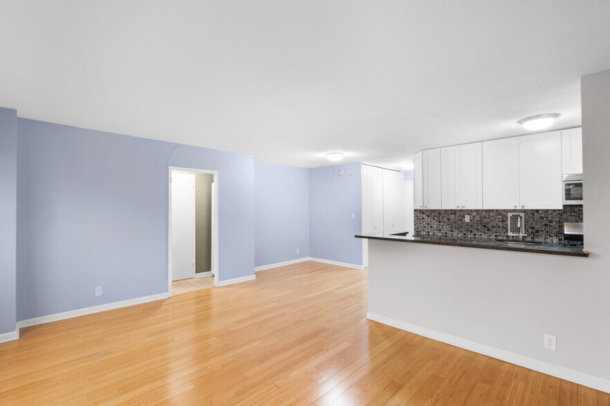 Building Photo - 201 Saint Pauls Ave