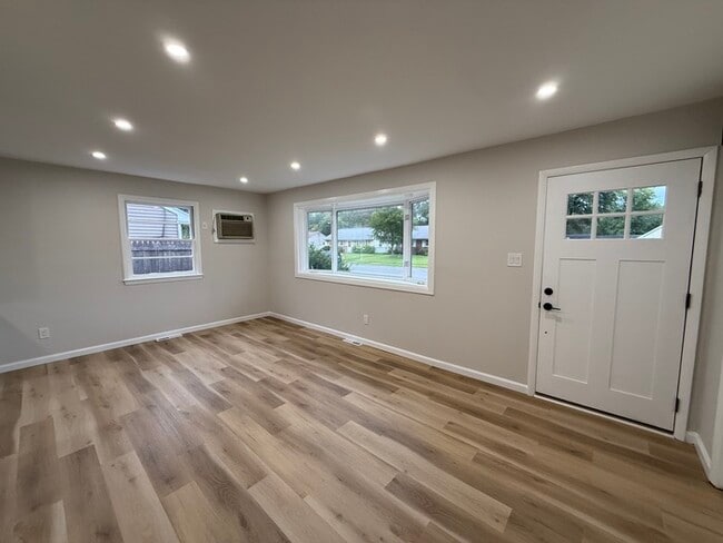 Building Photo - 150 Riggins Blvd