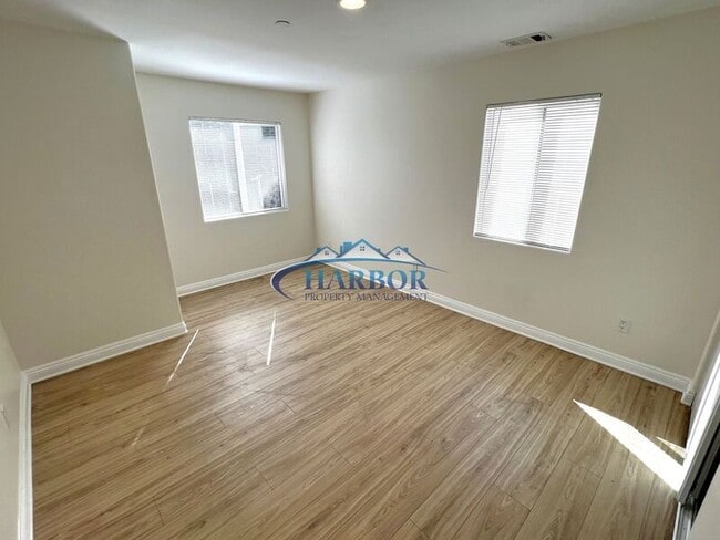 Building Photo - 1035-1043 W 253rd St