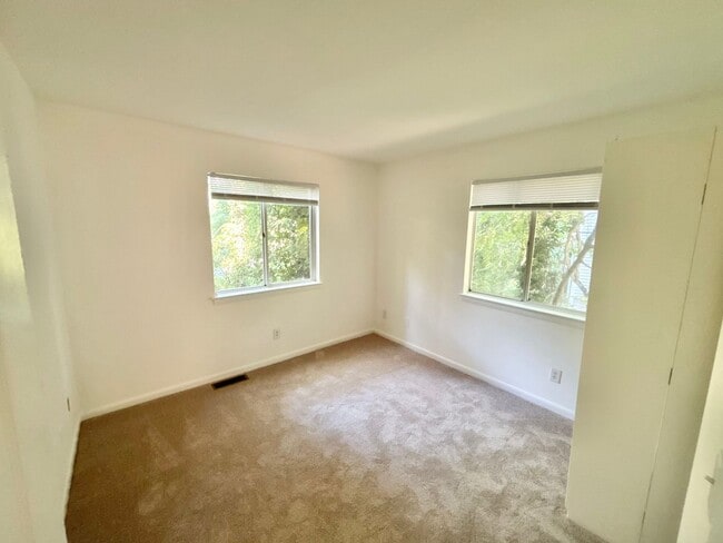 Building Photo - 103 Westerly Ave