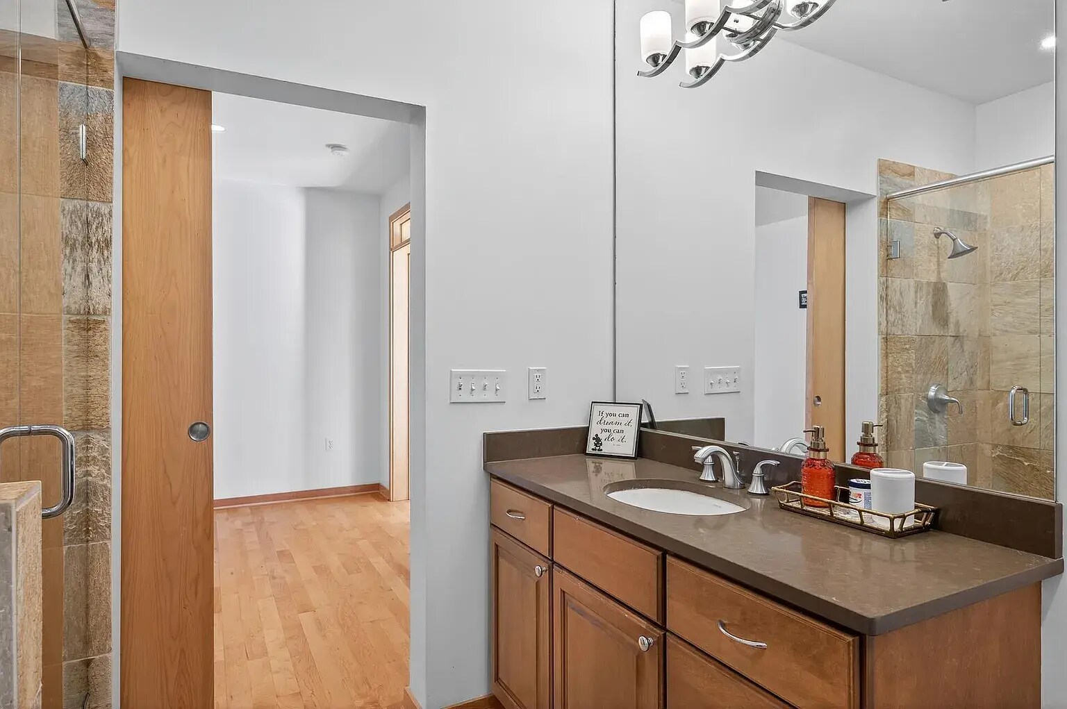 Building Photo - 3104 W Lake St