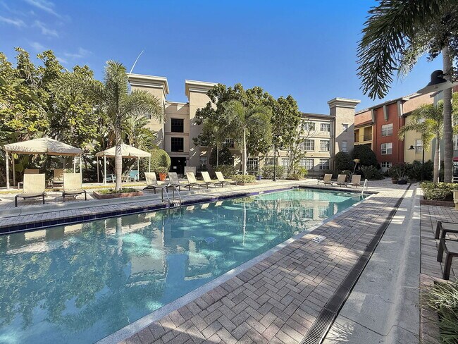 Building Photo - 402 S Armenia Ave