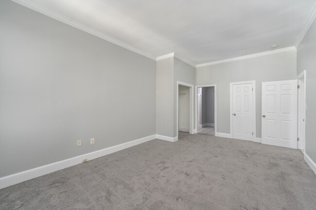 Building Photo - 1 E Chase St