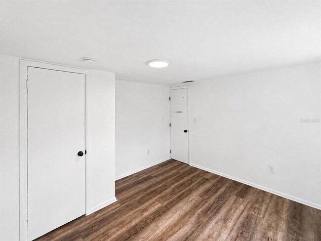 Building Photo - 2310 S Shine Ave