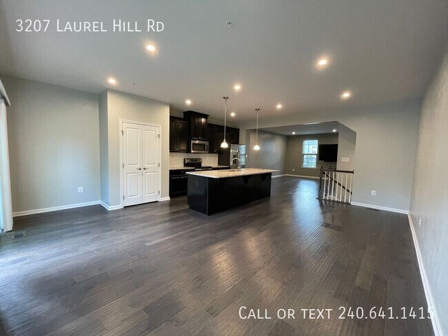 Building Photo - 3207 Laurel Hl Rd