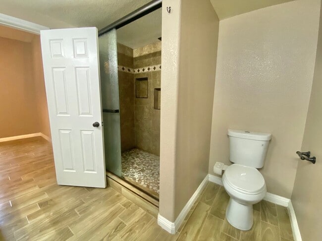 Building Photo - CHARMING CONDO IN DESIRABLE WEST LAS VEGAS NEAR SUMMERLIN