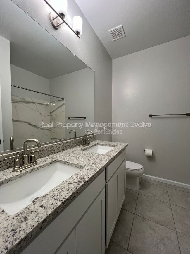 Building Photo - 3435 S 177th Dr