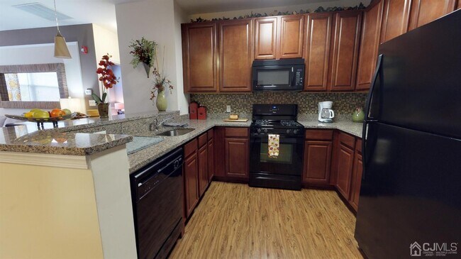 Building Photo - 4319 Pine Valley Way