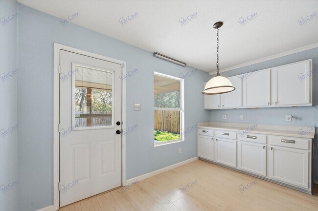 Building Photo - 8401 Swan Park Dr