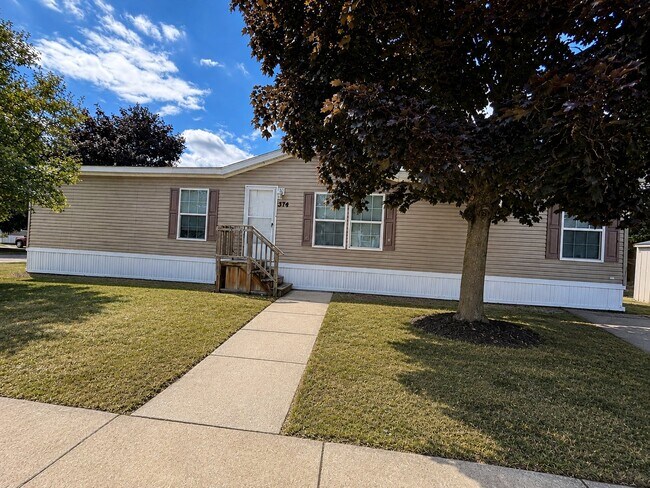 Building Photo - 374 Hunters Rill