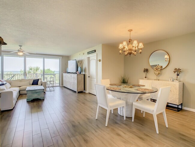 Building Photo - 1851 Jimmy Buffett Mem Hwy