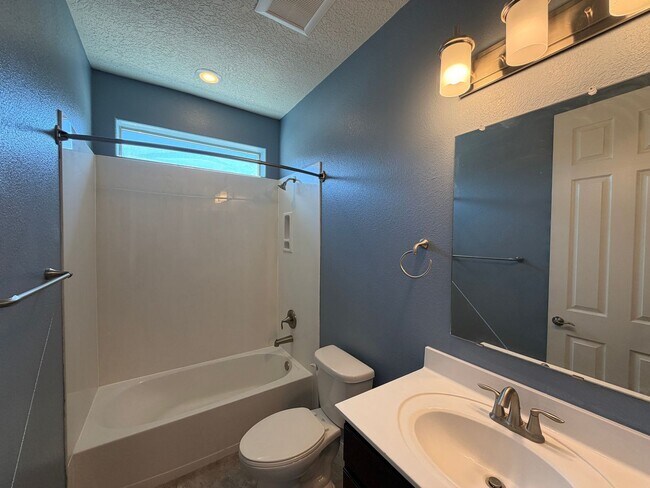 Building Photo - 4 Bedroom Single Story Home Available Near Golf Course Rd & Southern Blvd!