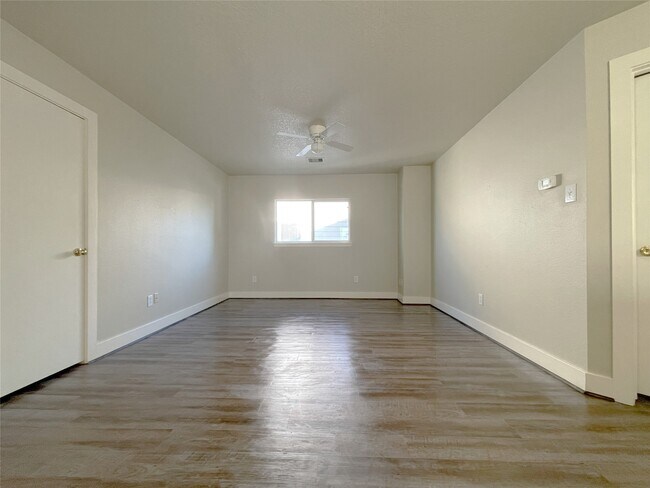 Building Photo - 20806 Settlers Lake Cir