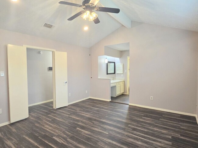 Building Photo - 1335 Willersley Ln