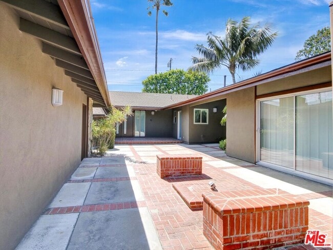 Building Photo - 6763 Radlock Ave