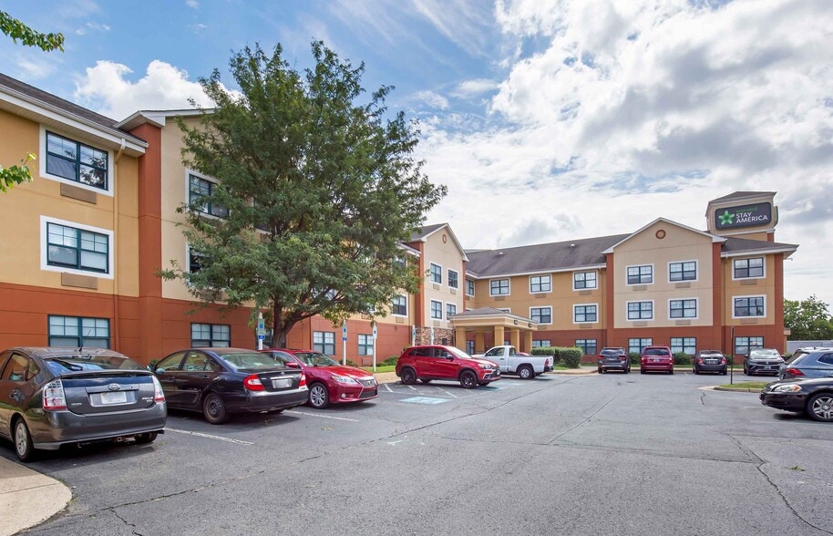 Building Photo - Furnished Studio-Washington, D.C. - Alexandria - Landmark