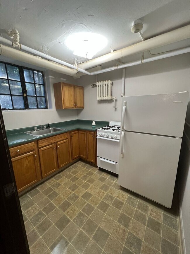 Building Photo - 125 Highland Pkwy