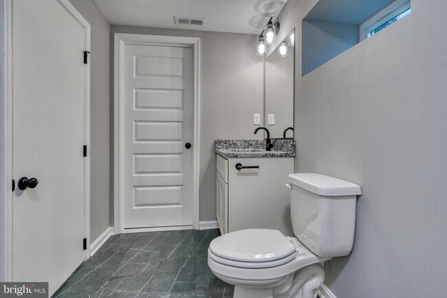 Building Photo - 6722 Brentwood Ave