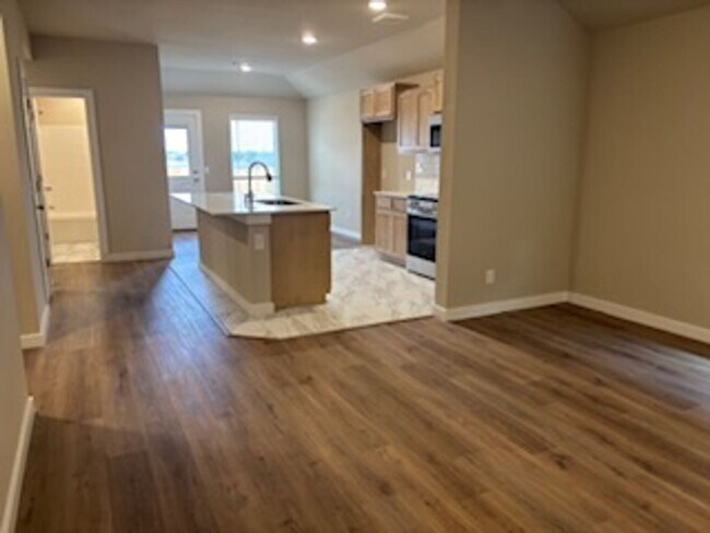 Building Photo - FIRST MONTH FREE - Beautiful New Home!