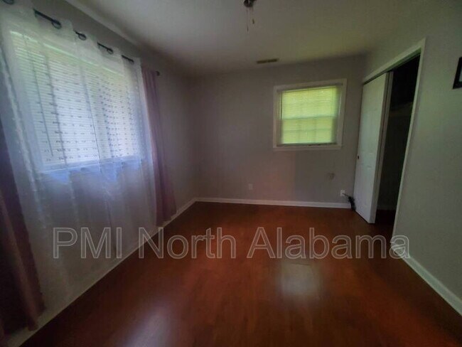 Building Photo - 2248 Norwood Dr NW