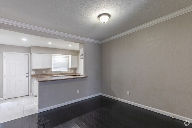 Townhome Dining Room - Tiffany I