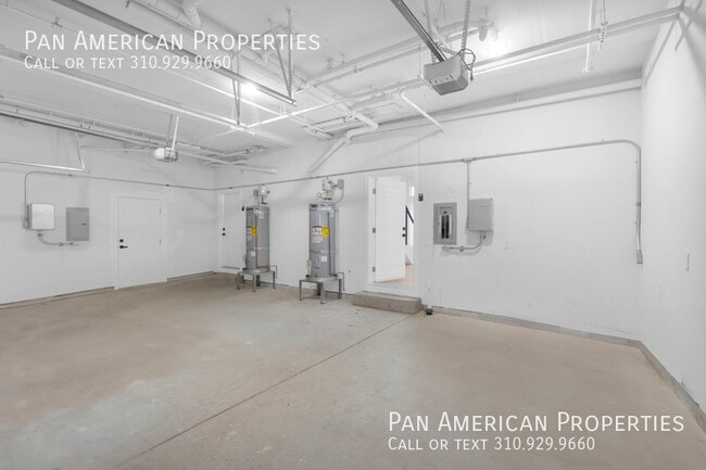 Building Photo - 1738 9th St
