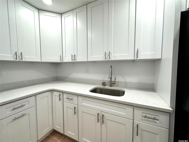 Primary Photo - 48-10 Skillman Ave