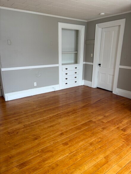 Bedroom - 1107 Bridge St