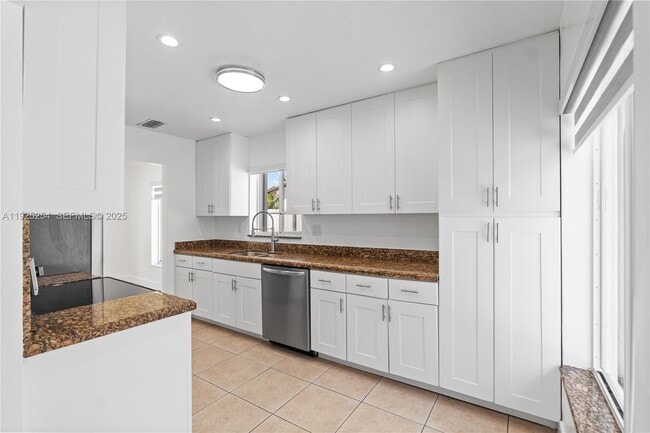 Building Photo - 5103 SW 128th Pl