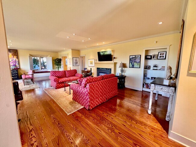 Building Photo - Charming and Accommodating Carmel-by-the-Sea Home coming soon!